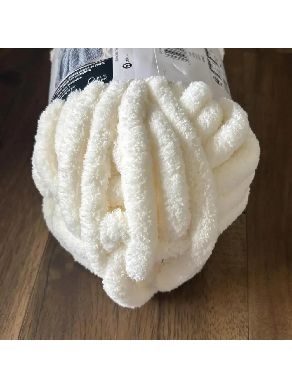 Bernat Big Blanket Yarn Yarnspirations 32 Yd Vintage White Cream Knitting #7 - Picture 4 of 5